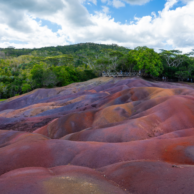 أرض السبع ألوان