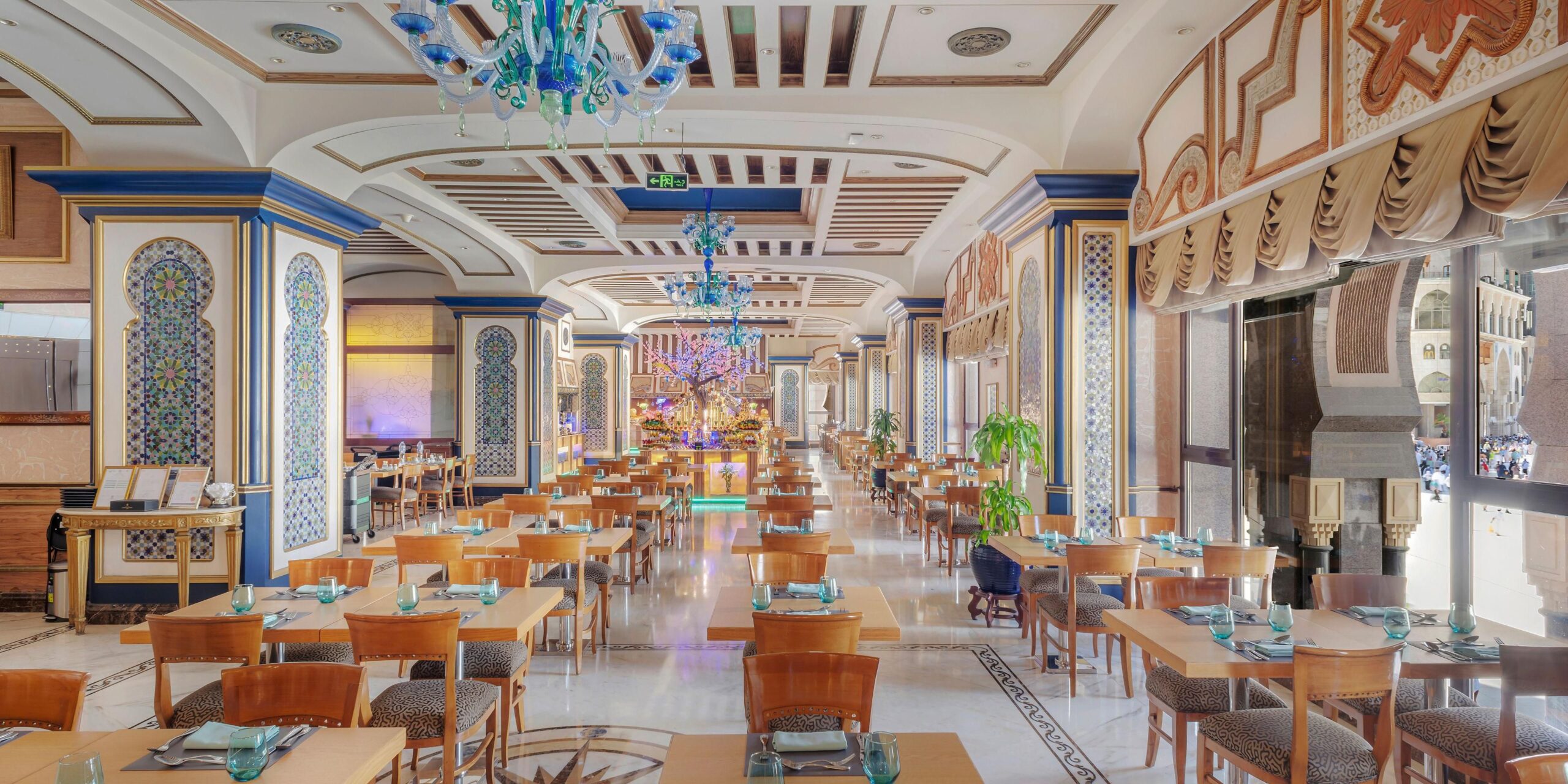 intercontinental-makkah-9181607932-2x1-1-scaled